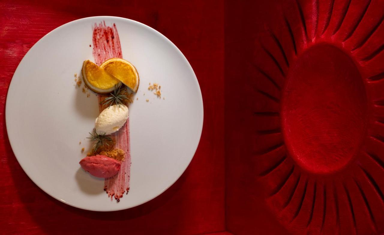 Post Hotel Ristorante Tyrol Moena Buitenkant foto