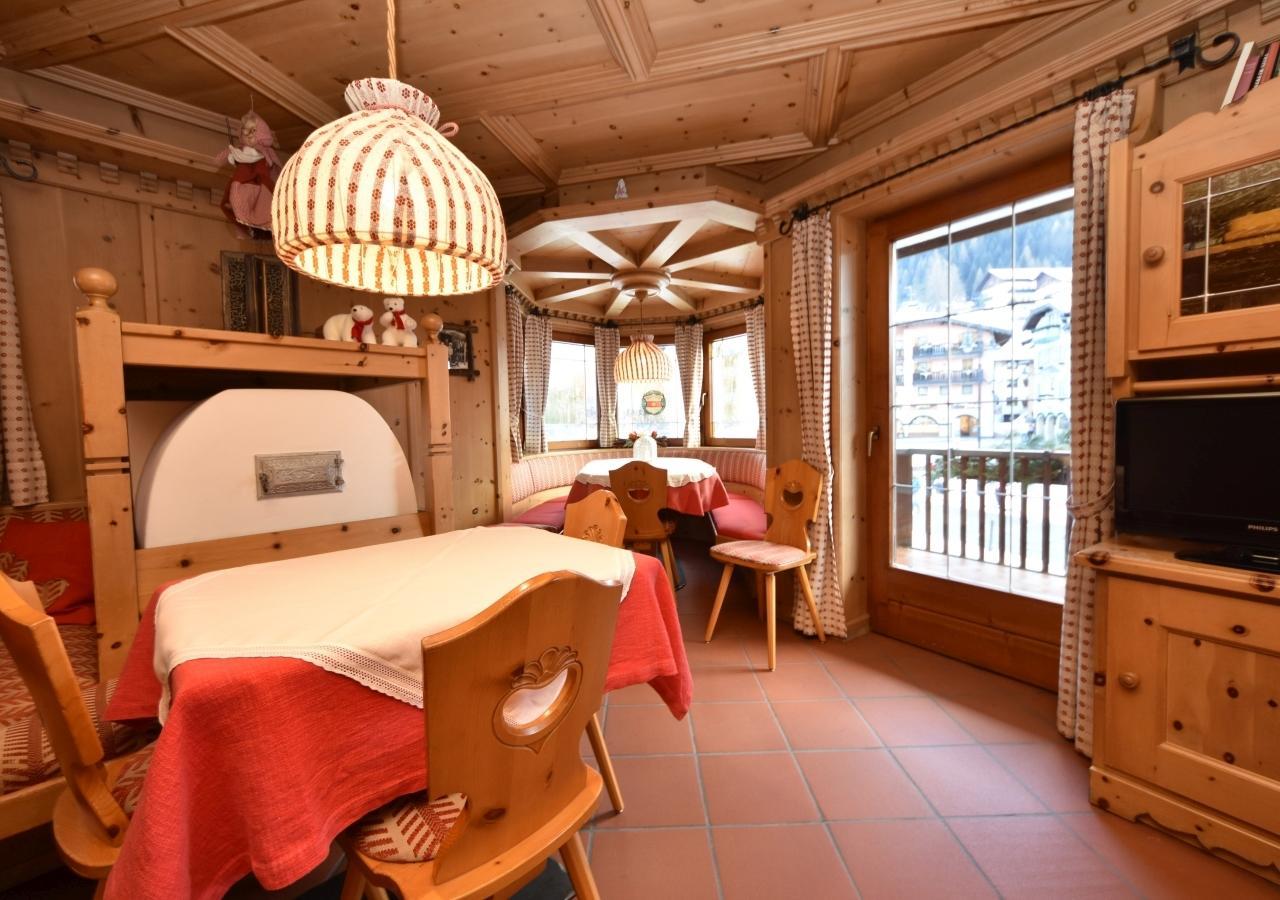 Post Hotel Ristorante Tyrol Moena Buitenkant foto