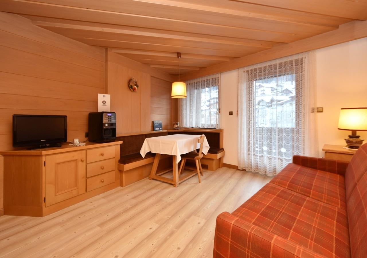 Post Hotel Ristorante Tyrol Moena Buitenkant foto
