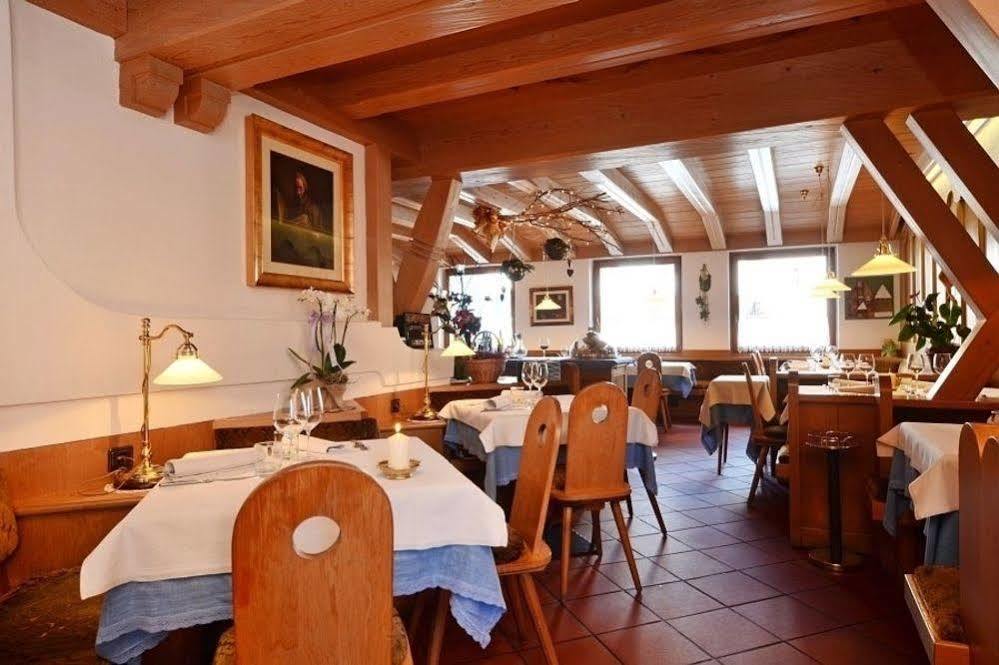 Post Hotel Ristorante Tyrol Moena Buitenkant foto