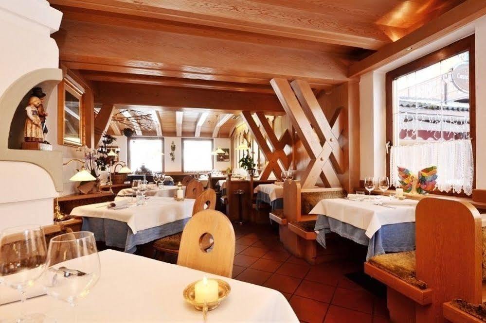 Post Hotel Ristorante Tyrol Moena Buitenkant foto