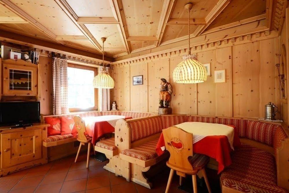 Post Hotel Ristorante Tyrol Moena Buitenkant foto