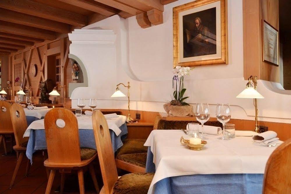 Post Hotel Ristorante Tyrol Moena Buitenkant foto