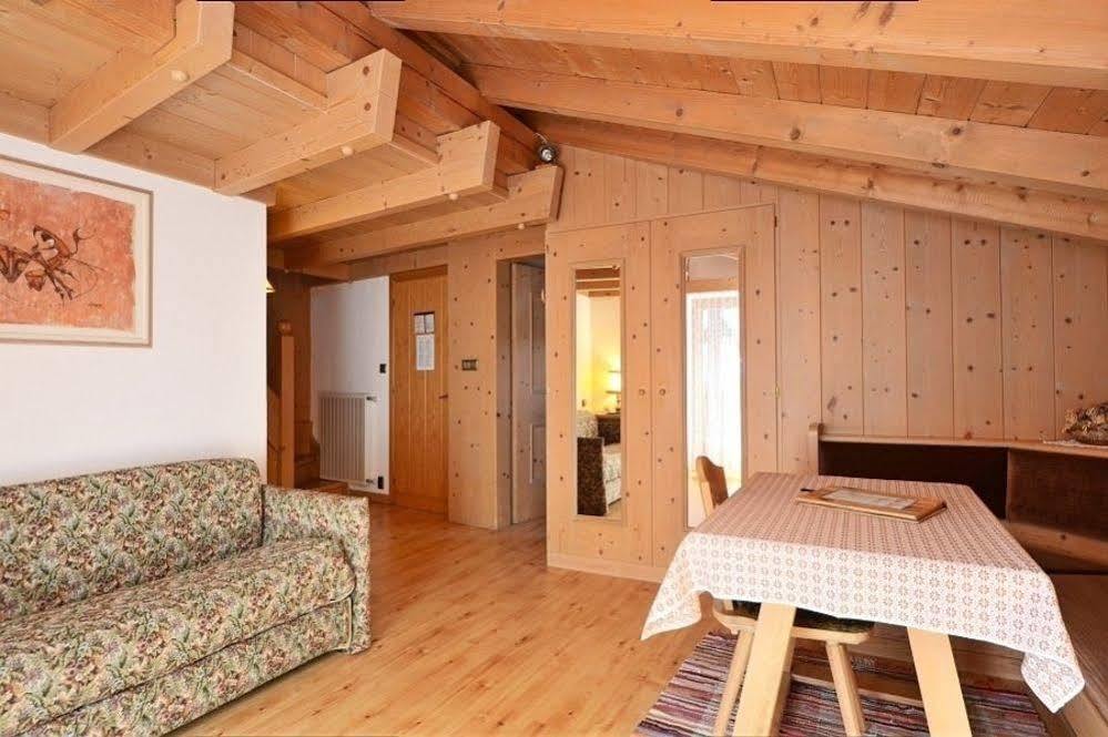 Post Hotel Ristorante Tyrol Moena Buitenkant foto