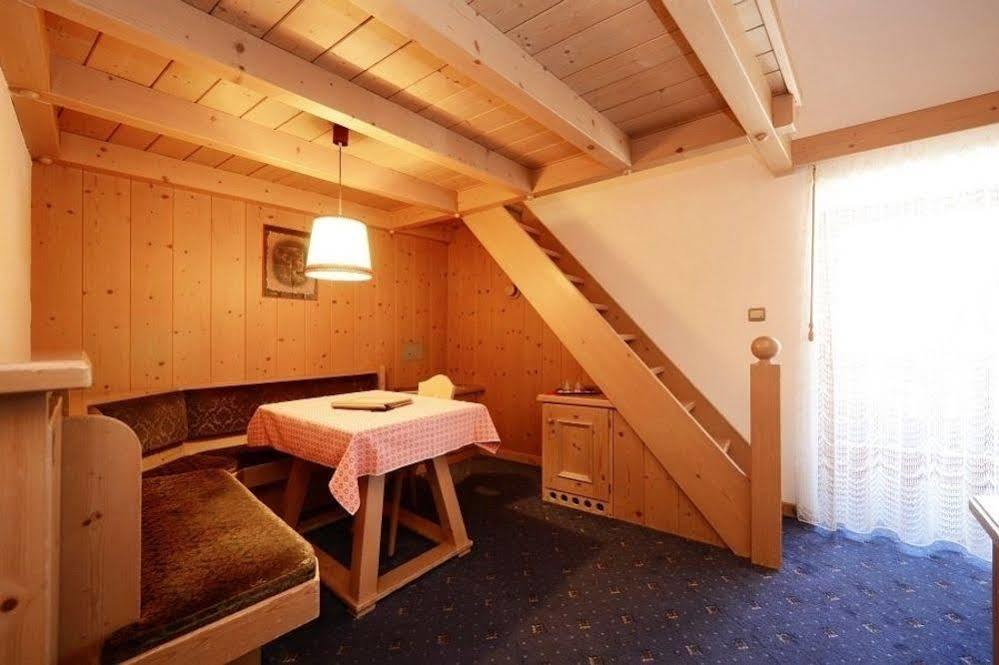 Post Hotel Ristorante Tyrol Moena Buitenkant foto